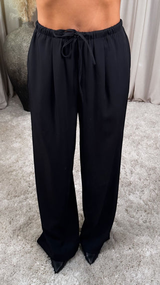 Georgia buxur svartur