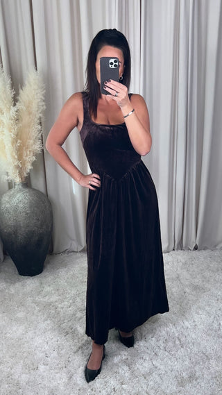 Irena kjóll velour brúnn